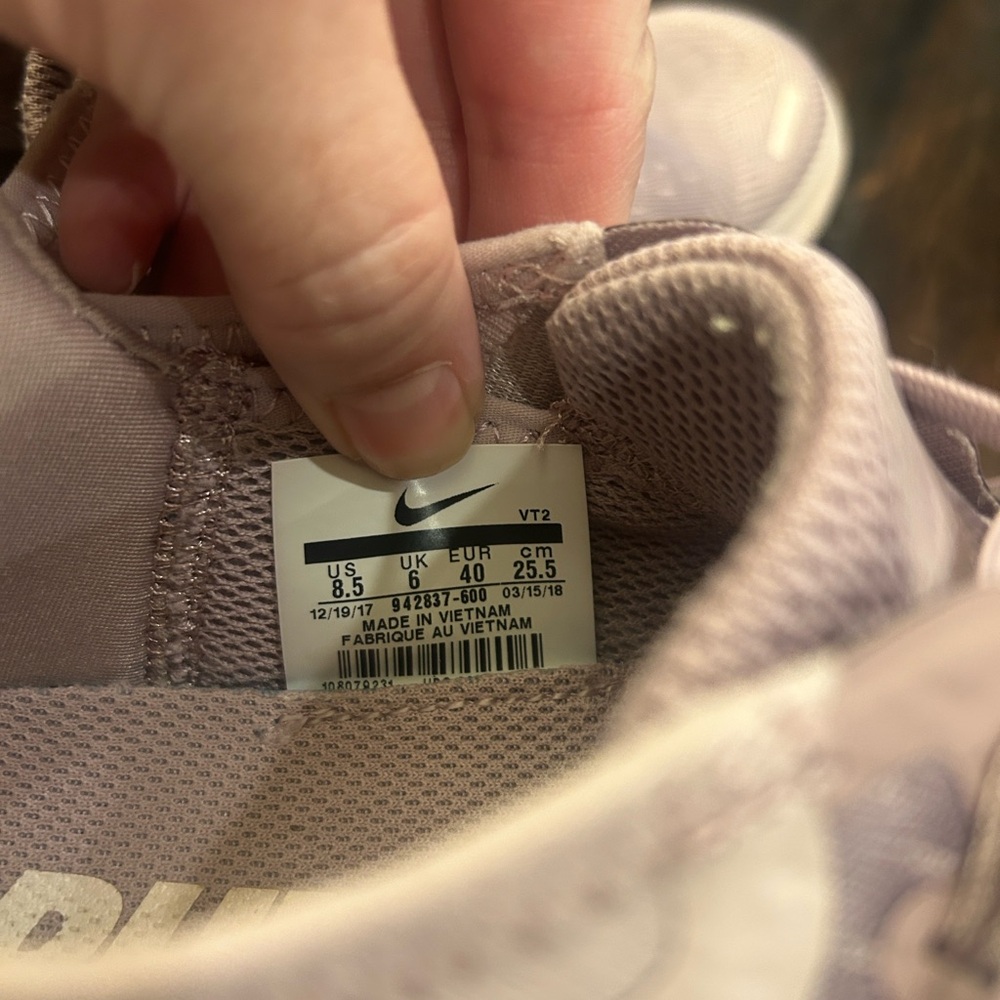 Women's Nike Free Run in Elemental Rose/Gunsmoke (worn once) - Picture 2 of 10